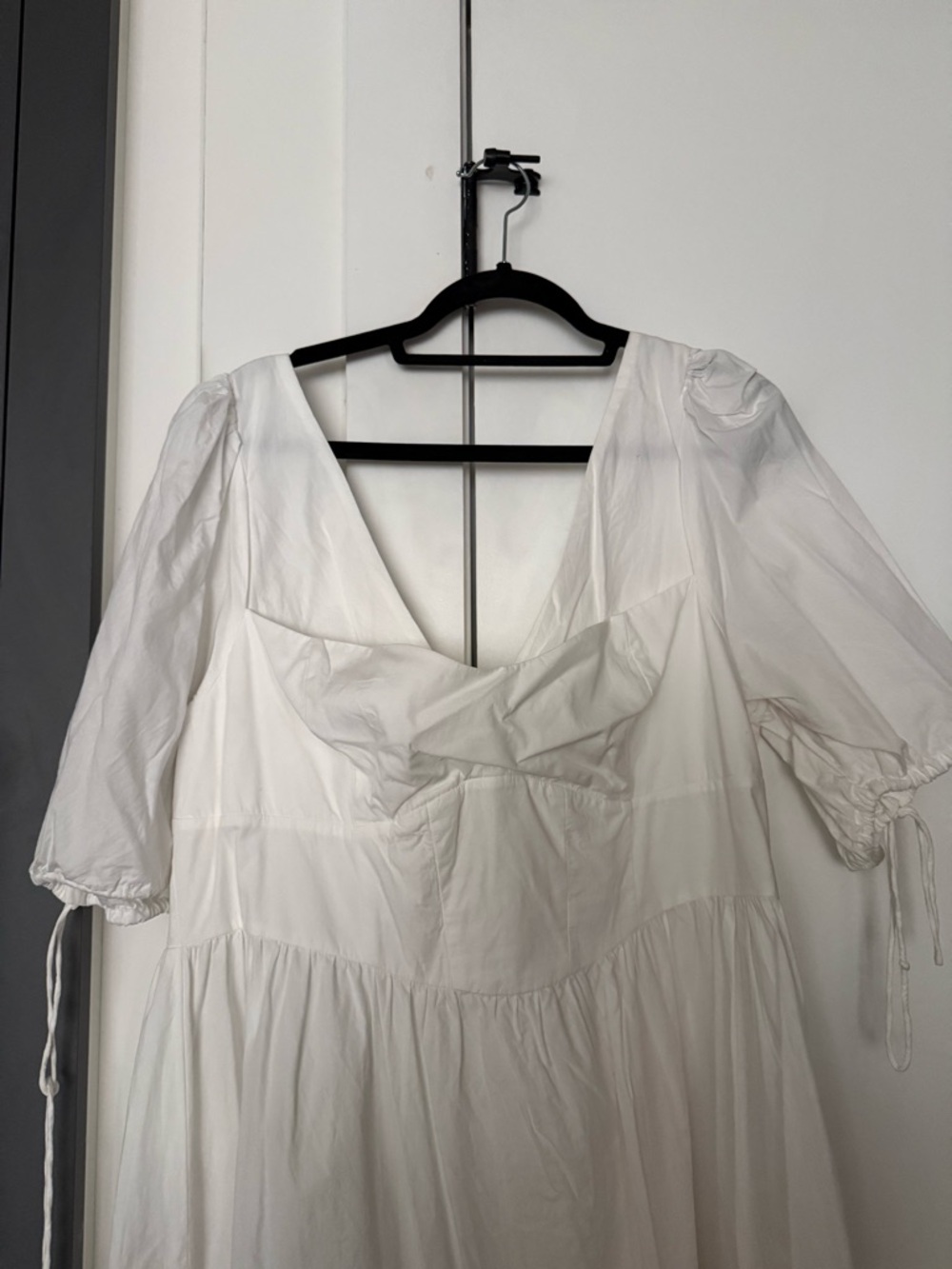 For Love & Lemons White V‑Neck Puff Sleeve Midi Dress - Picture 5 of 9